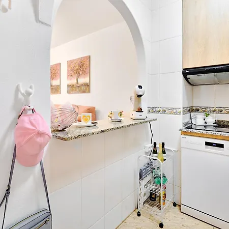 Home&holiday Andalisa Apartamento *