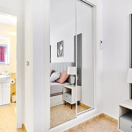 Home&holiday Andalisa Apartment